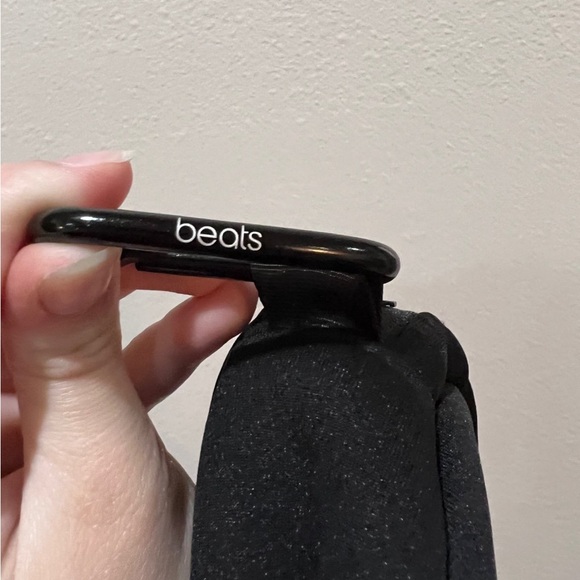 Beats black small headphone case with clip. - Picture 2 of 7